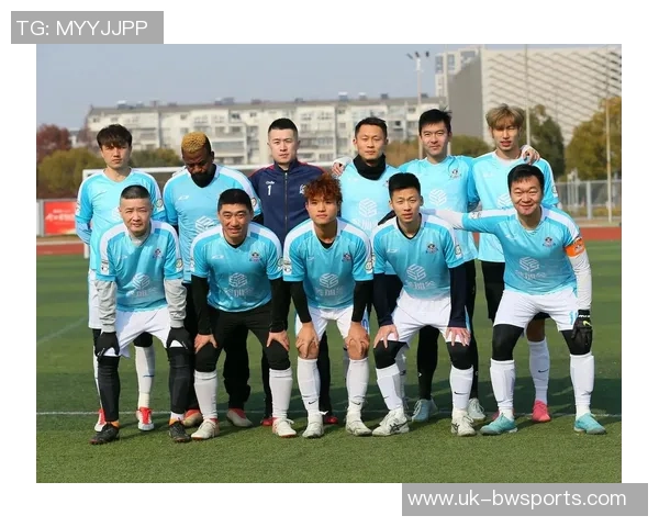 足球的魅力与团队精神在体育运动中的重要性探讨